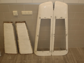 Adler Diplomat Geländesport (1935) - Die Motorhaube mit Mittelgelenk und separat gefertigten Luftauslasshälften