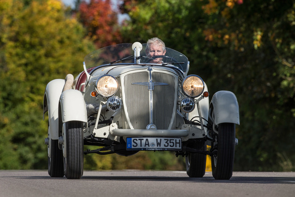 Adler Diplomat Geländesport (1935) - Vor herbstlicher Kulisse