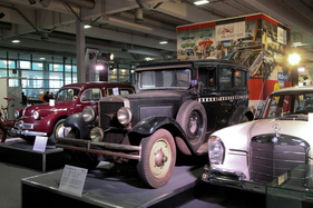 Bild Adler Favorit 8/35 (1930) - war als Taxi in Berlin unterwegs und befindet sich noch immer im unberührten Originalzustand, gezeigt vom PS.Speicher - Bremen Classic Motorshow 2020