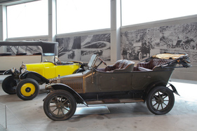 Adler Typ K.L. 5/11 PS (1912) - zusammen mit dem Citroën Type C von 1924 - Ausstellung "Gotthard" im Pantheon 2016