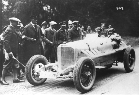 Adolf Rosenberger auf Mercedes Grand-Prix (1914) am Start des Herkules-Rennens 1927