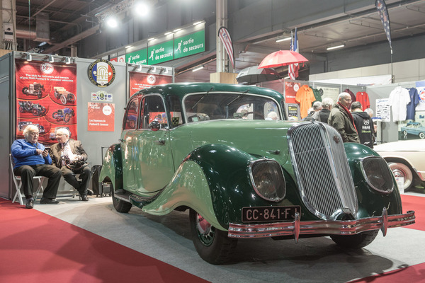 Aerodynamische Karosserien bei Panhard et Levassor auf dem Clubstand - Rétromobile Paris 2019