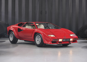 Agostini Countach Junior 'Closed Roof' Children's (1984) - als Lot 111 angeboten an der RM/Sotheby's Versteigerung von Paris am 1. Februar 2023