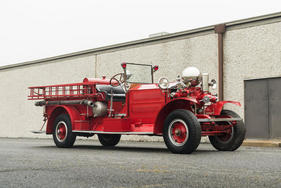 Ahrens-Fox Firetruck (1920) - als Lot 121 an der Bonhams Simeone Foundation Philadelphia Versteigerung am 8. Oktober 2018