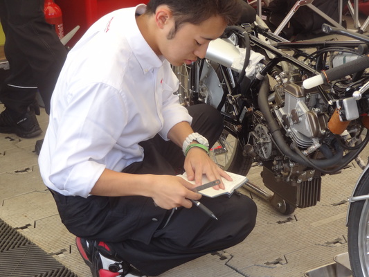 Akribisch wird alles vermessen und notiert - Goodwood Festival of Speed 2017