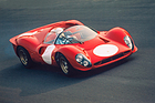 Albert Obrist am Lenkrad des Ferrari 330 P4 von 1967