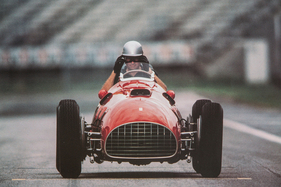 Albert Obrist am Lenkrad des Ferrari 375 F1 von 1951