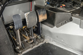 Alfa Romeo 155 Ti V6 ITC (1996) - eng nebeneinanderstehende Pedale