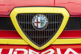 Alfa Romeo 155 Ti V6 ITC (1996) - genannt Scudetto - herzförmiger Alfa-Romeo-Kühlerausschnitt