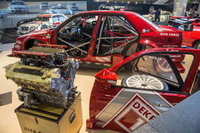 Alfa Romeo 155 V6 TI DTM (1994) -ein Rennwagen, aber immer noch in der Nähe der Serienausführung - Retro Classics Stuttgart 2017