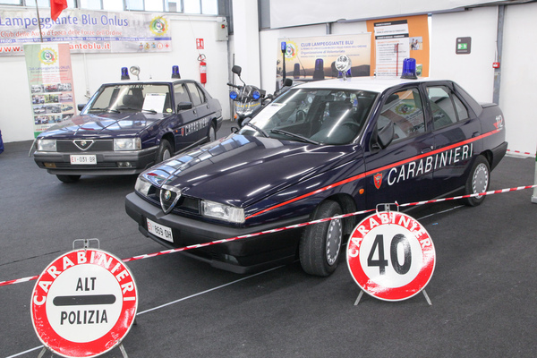 Alfa Romeo 155 und 90 im Einsatz für die Carabinieri - Auto e Moto d'Epoca Padua 2021