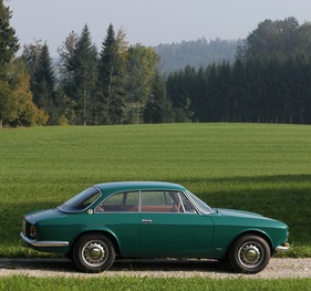 Alfa Romeo 1750 GT Veloce - die meisten sind wohl rot, aber auch grün steht dem Alfa gut (1969)