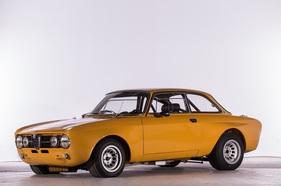 Alfa Romeo 1750 GTAM Corsa (1970) - als Lot 526 angeboten in der Artcurial "Solo Alfa" Versteigerung vom 8. Februar 2014 Alfa Romeo 1750 GTAM Corsa (1970) - als Lot 526 angeboten in der Artcurial "Solo Alfa" Versteigerung vom 8. Februar 2014