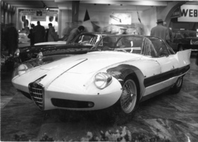 Alfa Romeo 1900 (1956) - Pininfarina-Entwurf mti durchsichtigen Kotflügeln am Turiner Autosalon von 1956