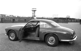 Alfa Romeo 1900 C (1952) - Touring Superleggera Karosserie