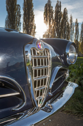 Alfa Romeo 1900 C Super Sprint (1956) - klassischer Alfa-Kühler