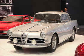 Alfa Romeo 1900 C Super Sprint Coupé "Lugano" (1959) - mit Karosserie von Ghia-Aigle, Design von Giovanni Michelotti, eines von fünf Exemplaren - Techno Classica 2015