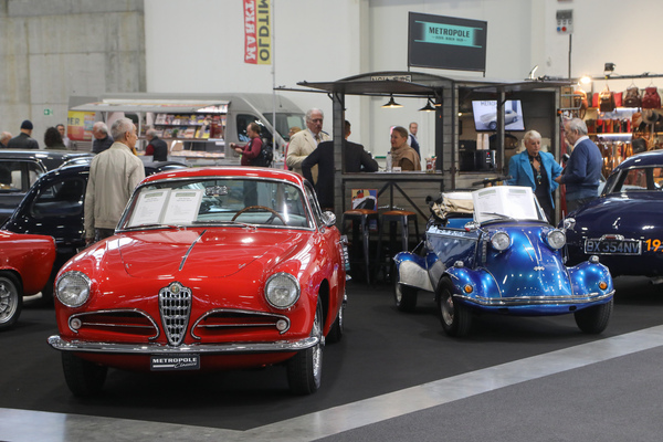 Image: Alfa Romeo 1900 Super Sprint (1956) - offered for EUR 192'500, next to it an FMR Tg500 - Auto e Moto d'Epoca Bologna 2023