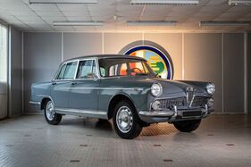 Alfa Romeo 2000 Berlina (1961) - als Lot 151 angeboten an der Artcurial Le Mans Classic Versteigerung am 30. Juni 2023