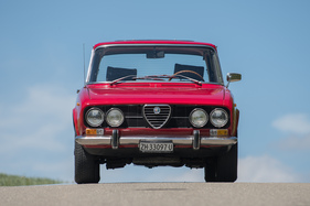 Alfa Romeo 2000 Berlina (1972) - als Limousinen noch keine 1,6 Meter Breite massen