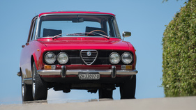 Alfa Romeo 2000 Berlina (1972) - ein Rückspiegel musste genügen