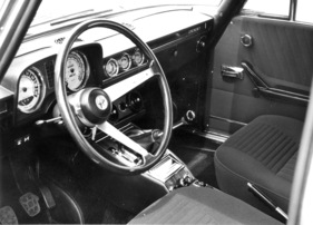 Alfa Romeo 2000 Berlina (1972) - sportliches Cockpit
