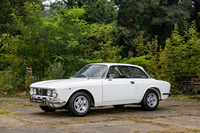 Alfa Romeo 2000 GT Veloce (1971) – angeboten als Lot Nr. 152 bei der RM-Sotheby's-Versteigerung in Paris am 4. und 5. Februar 2025