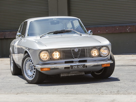 Alfa Romeo 2000 GT Veloce (1973) - als Lot 073 an der Bonhams Quail Motorcar Live & Online Auction am 14. August 2020