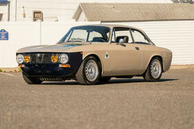 Alfa Romeo 2000 GT Veloce (1974) - als Lot 128 angeboten an der Bonhams Audrain Concours Versteigerung am 30. September 2022