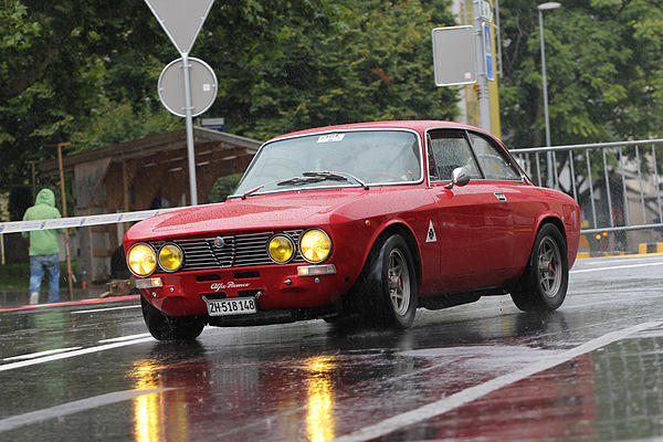 Alfa Romeo 2000 GTV (1973) - Bertone im Renntrimm - am OSMT Corso Zug 2011