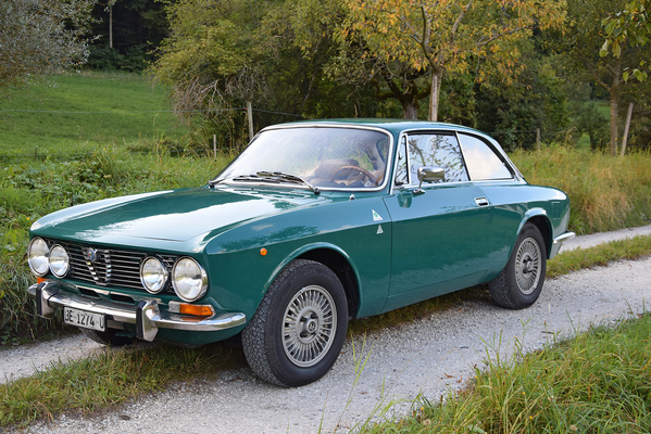 Alfa Romeo 2000 GTV (1975) - offered at the auction of the Oldtimer Gallery in Toffen on November 29, 2014