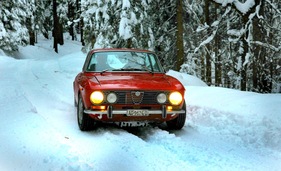Alfa Romeo 2000 GTV am dritten "Auf Schnee und Eis" - Bruno Hürlimann/Rainer Kaufmann auf dem Bertone am tief verschneiten Gottschalkenberg Alfa Romeo 2000 GTV am dritten "Auf Schnee und Eis" - Bruno Hürlimann/Rainer Kaufmann auf dem Bertone am tief verschneiten Gottschalkenberg