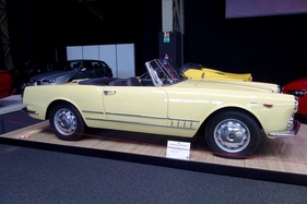 Alfa Romeo 2000 Spider (1962) – Alfa Romeo Storico in der Autoworld Brüssel 2022 (1962)