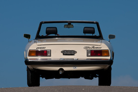 Alfa Romeo 2000 Spider (1978) - der Heckabschluss des Fastback-Spiders Alfa Romeo 2000 Spider (1978) - der Heckabschluss des Fastback-Spiders