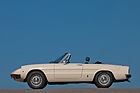 Alfa Romeo 2000 Spider (1978) - tiefe Gürtellinie, gestreckte Form
