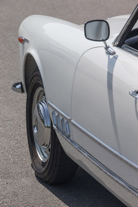 Alfa Romeo 2000 Spider Touring (1958) - Zierelemente auf der Flanke (1958)