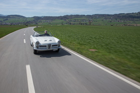 Alfa Romeo 2000 Spider Touring (1958) - lässt auch hohe Reisedurchschnitte zu Alfa Romeo 2000 Spider Touring (1958) - lässt auch hohe Reisedurchschnitte zu