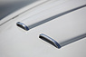 Alfa Romeo 2000 Spider Touring (1958) - sportliche Lufteinlässe auf der Kühlerhaube (© Daniel Reinhard, 2015) Alfa Romeo 2000 Spider Touring (1958) - sportliche Lufteinlässe auf der Kühlerhaube (© Daniel Reinhard, 2015)