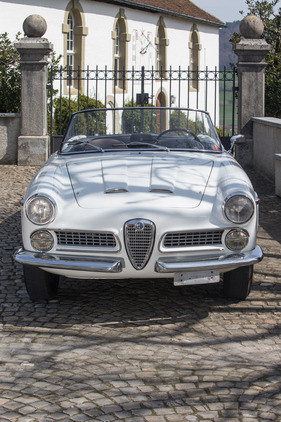 Alfa Romeo 2000 Spider Touring (1958) - strahlt viel Überholprestige aus