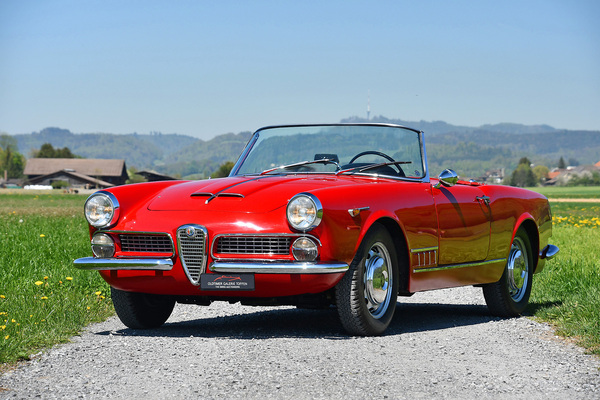 Alfa Romeo 2000 Spider Touring (1960) - als Lot 25 angeboten an der Versteigerung der Oldtimer Galerie an der Swiss Classic World Luzern am 28. Mai 2022