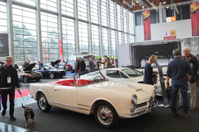 Alfa Romeo 2000 Spider Touring (1962) - Klassiker in Weiss (Retro Classics Bavaria 2017 in Nürnberg)