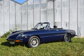 Alfa Romeo 2000 Spider Veloce (1973) - angeboten an der Versteigerung der Oldtimer Galerie Toffen am 26. November 2016 Alfa Romeo 2000 Spider Veloce (1973) - angeboten an der Versteigerung der Oldtimer Galerie Toffen am 26. November 2016