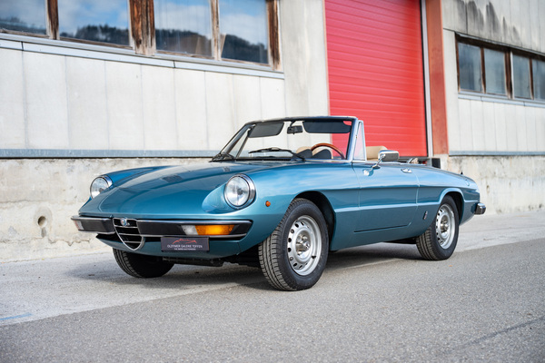 Image: Alfa Romeo 2000 Spider Veloce (1981) - as lot 41 at the auction of the Oldtimer Gallery in Toffen on March 21, 2026
