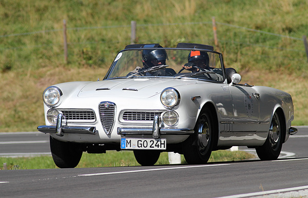 Alfa Romeo 2000 Touring Spider (1959) am Jochpass Memorial 2011 (Start-Nr. 089)