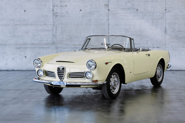 Alfa Romeo 2600 Spider (1962) - offered as lot 67 at the Dorotheum auction on the occasion of the Classic Expo Salzburg 2021
