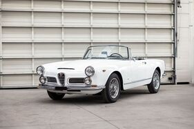 Alfa Romeo 2600 Spider (1964) - Lot 085 an der Artcurial Musée Automobile du Château de Vernon Versteigerung 2025