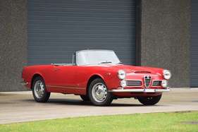 Alfa Romeo 2600 Spider Touring (1962) - als Lot 057 an der Artcurial-Versteigerung anlässlich der Rétromobile in Paris 2018
