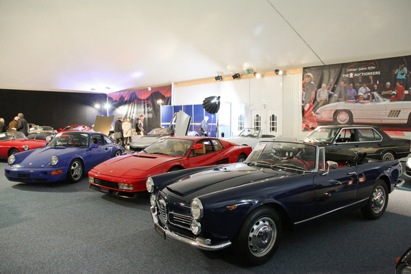 Alfa Romeo 2600 Spider Touring (1963) - Lot 146 - unter Vorbehalt zugeschlagen - Versteigerung der Oldtimer Galerie in Gstaad am 29. Dezember 2019