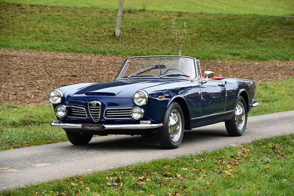 Bild: Alfa Romeo 2600 Spider Touring (1963) - als Lot 146 an der Versteigerung der Oldtimer Galerie in Gstaad am 29. Dezember 2019
