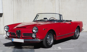 Alfa Romeo 2600 Spider Touring (1964) - als Lot 74 an der Dorotheum Classic Expo Salzburg Versteigerung 2020